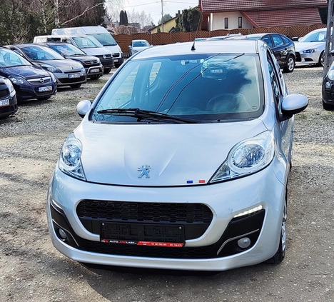 Peugeot 107 cena 18950 przebieg: 167000, rok produkcji 2014 z Trzebiatów małe 407